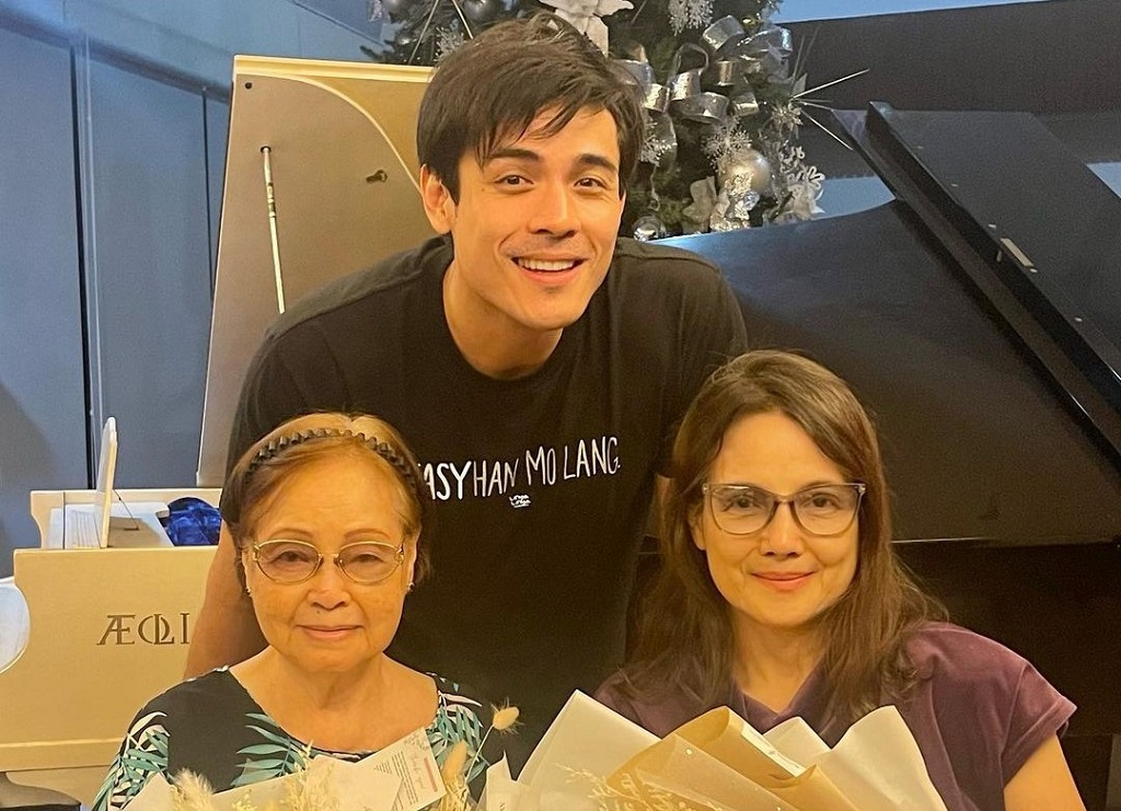 Xian Lim with his mom and lola
