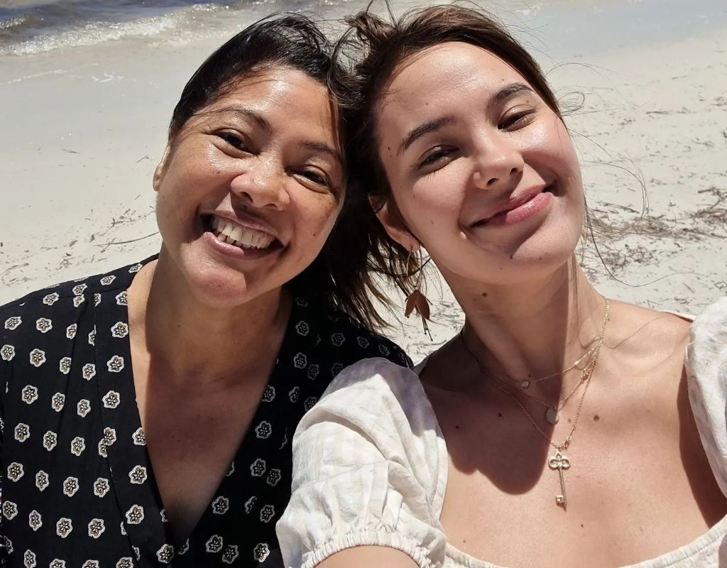 Catriona Gray with her mother 